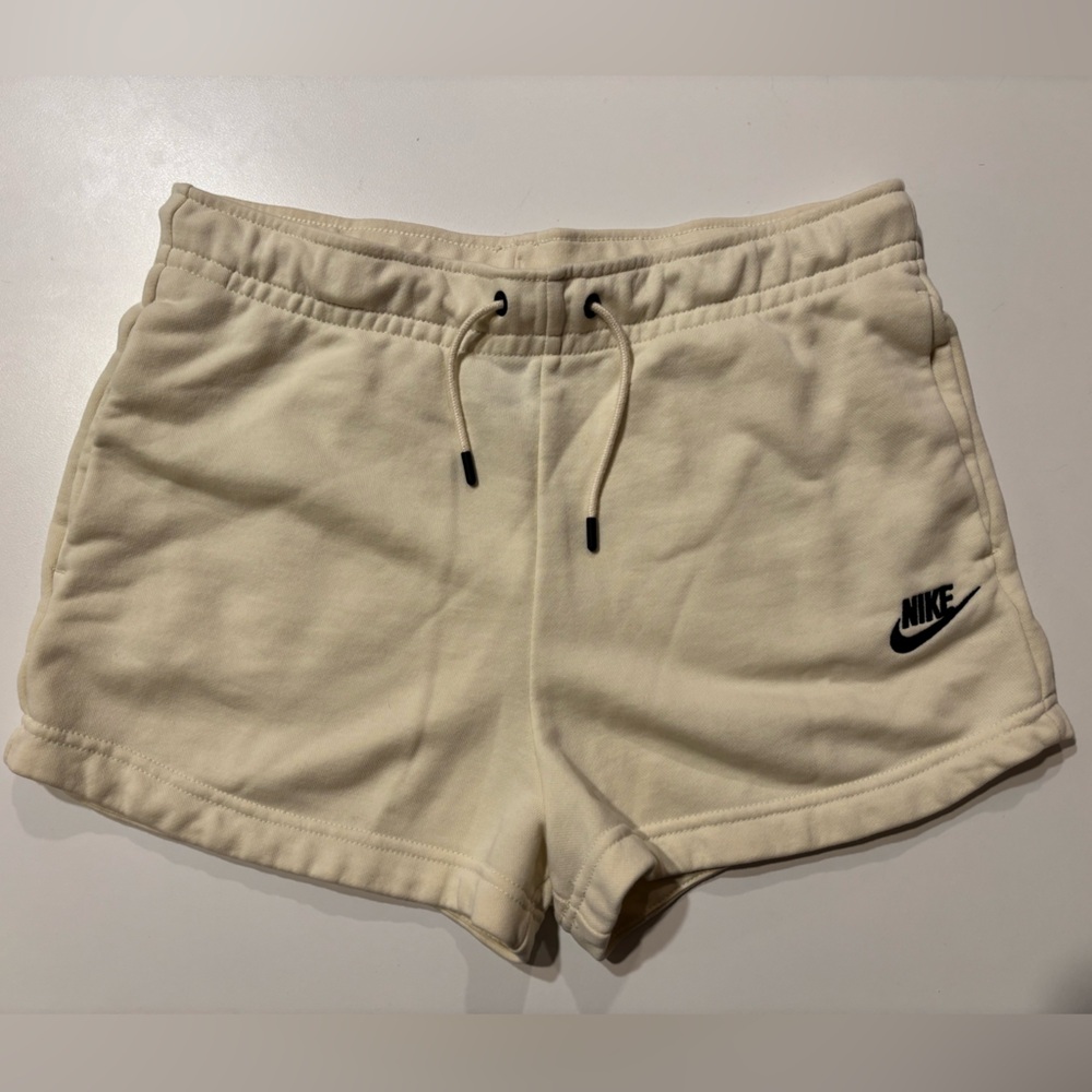 Nike Sportswear Essential Terry Shorts - cream color